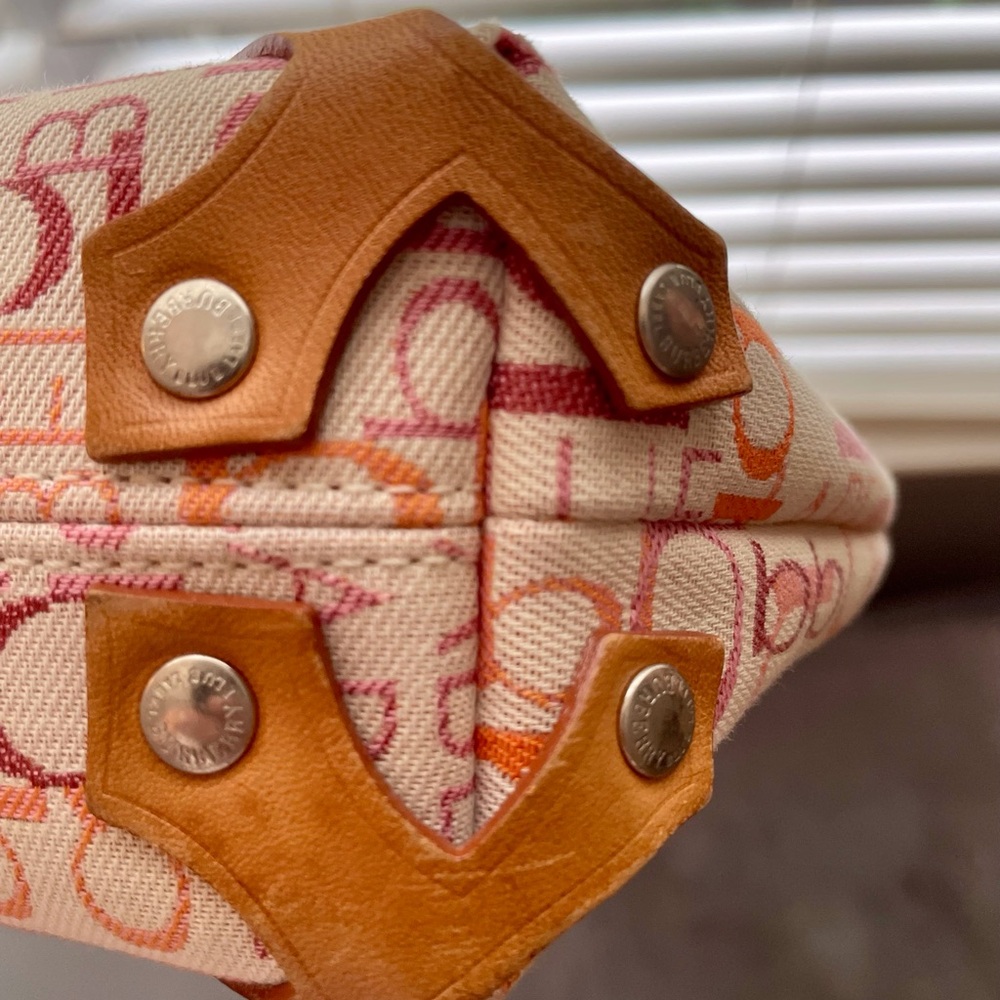 Burberry White and Orange Shoulder Bag with Elegant Design - Picture 4 of 10